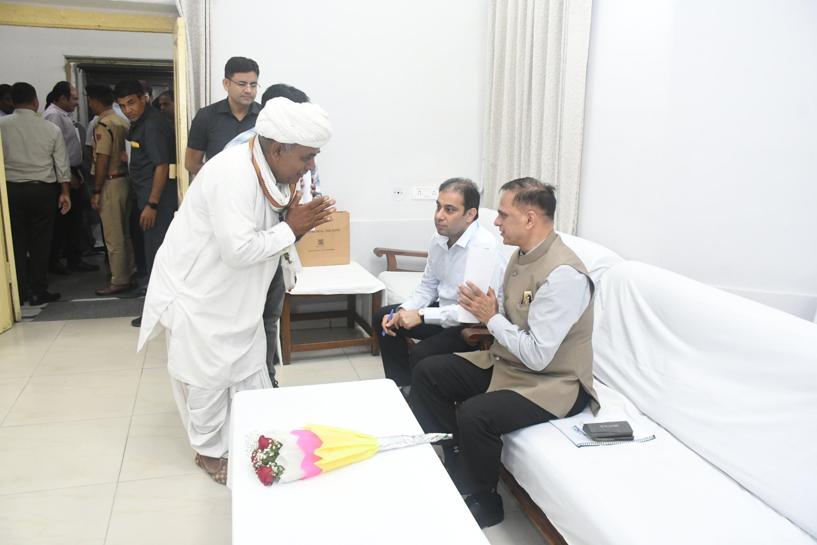 Kota’s Local Art and Handicrafts Take Centre Stage During Chief Secretary V. Srinivas’s Visit