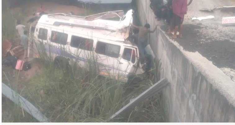 7 Killed, Over 15 Injured as Traveller Falls into Drain on Delhi-Mumbai Expressway Near Kota